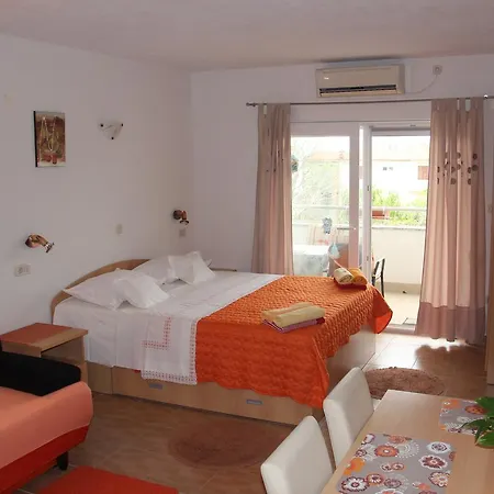 Apartments Tucepi * Tucepi